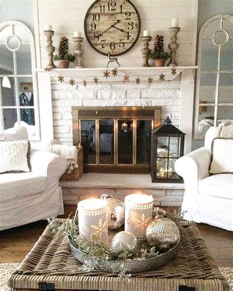 Cottage Style Living Room Decorated For Winter