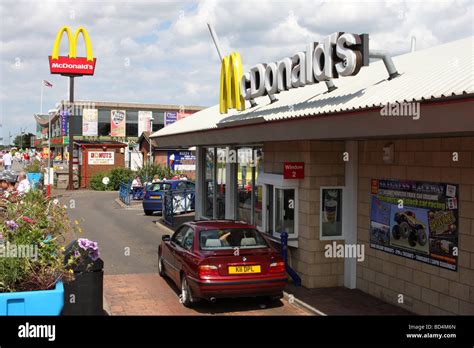 Mcdonalds Drive Thru Hi Res Stock Photography And Images Alamy