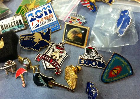 Huge Vintage Lot Lapel Pins Military States Snoopy Hawaii Vermont