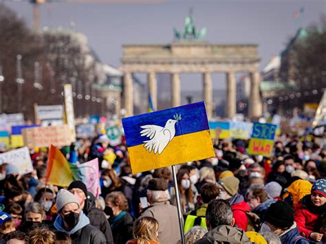 Mehr Als Hunderttausend Bei Demo Gegen Ukraine Krieg Berlinde