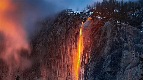 Firefall Yosemite Horsetail Falls Evening Clouds Usa California