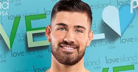 Love Islands Scott Defended As His Usa Show Villa Debut Is Slammed By