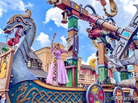 Wdw 2022 Magic Kingdom Festival Of Fantasy Parade Disney Characters Tangled Rapunzel 5 Allearsnet