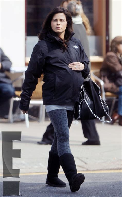 Curves Ahead From Jenna Dewan Tatums Pregnancy Pics E News