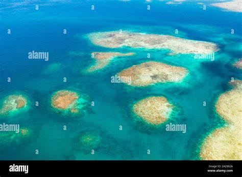 Los Arrecifes De Coral Y Lagunas Vista Superior Los Atolones Y