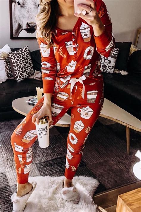 25 Christmas Pajama Outfits To Inspire You This Holiday Season Womens Christmas Pajamas