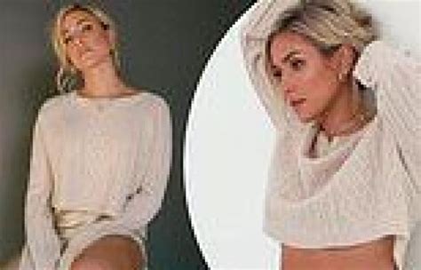 Kristin Cavallari Shows Off Her Impeccably Toned Tummy While Posing For