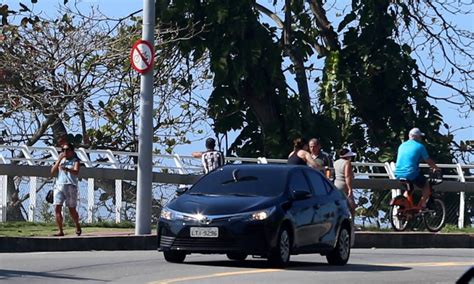 Carro De Crivella Tem Acesso Vip à Interditada Avenida Niemeyer Jornal O Globo
