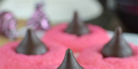 Lava cake hershey's kisses are back! Strawberry Truffle Kiss Cookies - My Recipe Magic
