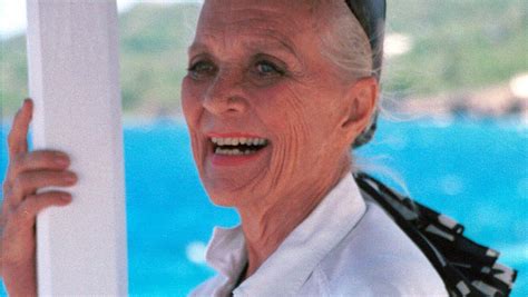 Errol Flynns Widow Dies In Jamaica At Age 87