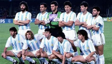 يدخل منتخب الارجنتين مبارته الخامسه اليوم امام منتخب تشيلى ويسعى للفوز والوصول للمركز الاول ولو موقتا على امل تعثر منتخب البرازيل فى مبارته القادمة ولعب منتخب. سيناريو مونديال 90 يبقي على آمال الأرجنتين في كوبا أمريكا