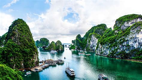 Halong Bay The Beauty Of The World Heritage Sites In Vietnam