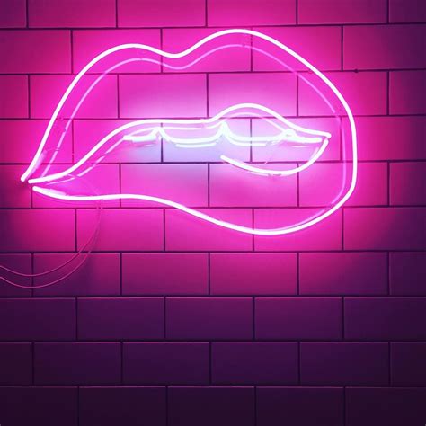 Neon Lips Forever 💓💓💓 Neon Lips Pinklights Neonlove Neon Signs Neon Lips Neon