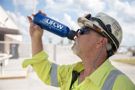 Preventing Heat Stress At Work The United Food And Commercial Workers