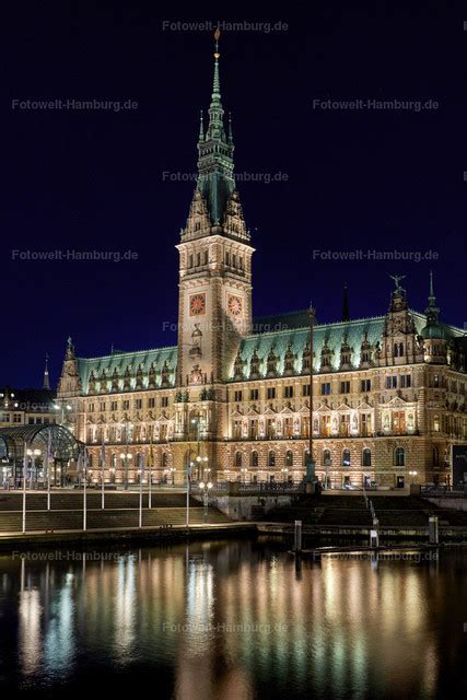 11917294 Hamburger Rathaus Bei Nacht Hamburg Bilder Und Fotos Auf