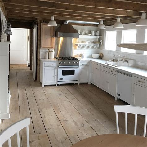 47 Farmhouse Touches - Farmhouse Room | Old farmhouse kitchen, Farmhouse kitchen remodel, White ...