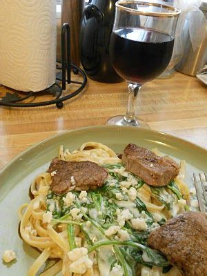 You are going to love this new copycat recipe from the olive garden. Olive Garden Steak Gorgonzola Alfredo....guess what I'm ...