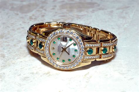 A bezel is a top ring on the watch which surrounds the crystal. Rolex Diamond Bezel - Philadelphia Watch Company