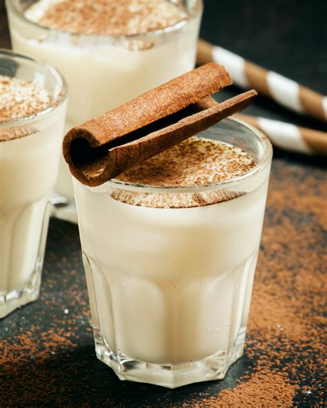 11 Easy Spiked Eggnog Recipes Best Alcohol To Mix In Eggnog Drinks