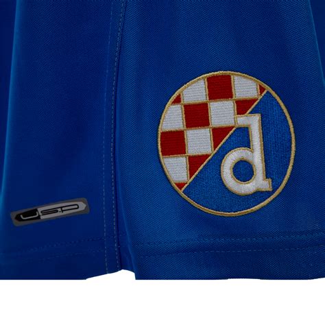 Mario mandžukić im trikot von dinamo zagreb (2008) mario mandžukić im trikot von juventus turin (2017) mandžukić kam 1992 als flüchtlingskind aus dem kroatischen slavonski brod nach ditzingen bei stuttgart. Dinamo Zagreb Herren Heim Short Puma 741238-01 Kroatien ...