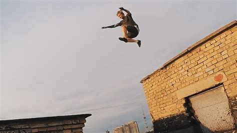 Прыжок с крыши монтаж фото