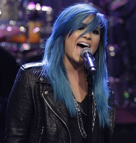 Demi Lovato Hairstyles Through The Transformations The