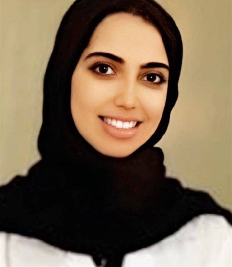 طالبة في جامعة الإمارات تقدم محاضرات عن بُعد حول كوفيد19 أخبار