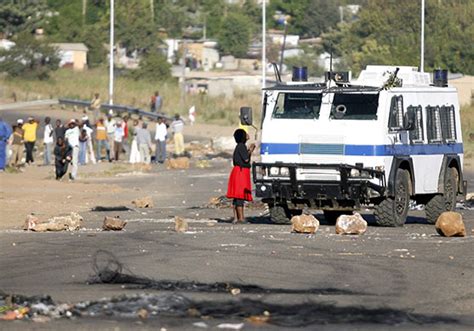 Violence In Pretoria South Africa World News The Guardian