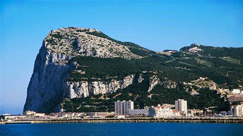 Las autoridades españolas y reino unido defienden marcos jurídicos distintos en su disputa por el control de las aguas territoriales del peñón. Cheap Flights to Gibraltar | Expedia