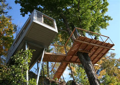 It is probably the easiest way to produce a 3d model of your treehouse design, and allows you to produce views from different angles that you can print out to make your treehouse plans. The Cliff House Is an Eco Treehouse Wrapped around a Maple ...