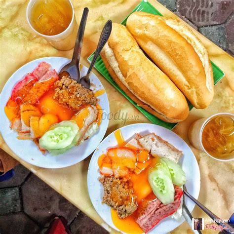 Bánh mì bò nướng và bánh mì xá xíu ngon. Trâm - Bánh Mì Sốt Vang Đình Ngang ở Quận Hoàn Kiếm, Hà ...