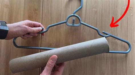 Un Rollo De Toallas De Papel Y Una Percha Da Vida A Algo Raro Trucos