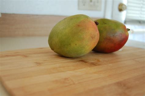 How To Cut Kiwi Mango And Pineapple