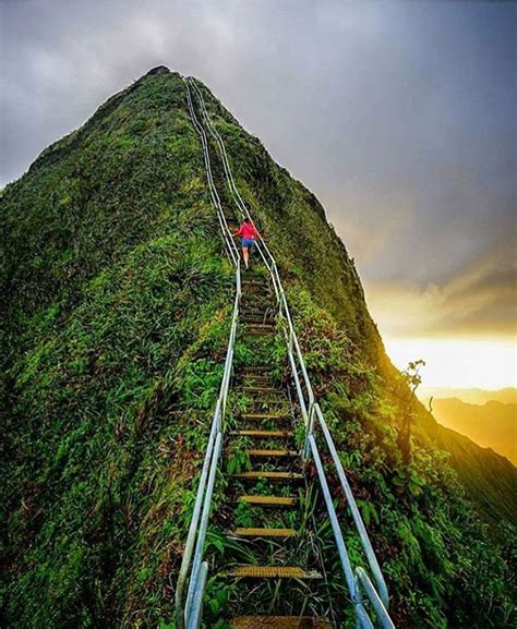 The Haʻikū Stairs Also Known As The Stairway To Heaven Or Haʻikū