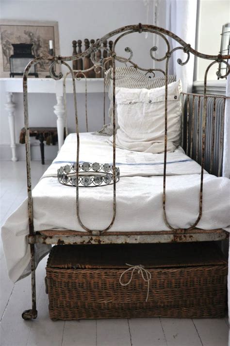 Metal bed frame queen size with vintage headboard and footboard platform base wrought iron bed frame (queen,black) 4.6 out of 5 stars. Must Have Shabby Chic Item: the Wrought Bed | Inspiration ...