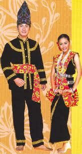 Kajian Tempatan Pakaian Tradisional Kaum Kadazan
