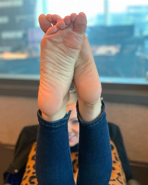 Personally, i'm more interested in that intern delaney that he posts on occasion as guest feet, as recently as today. Kyle Unfug's Feet