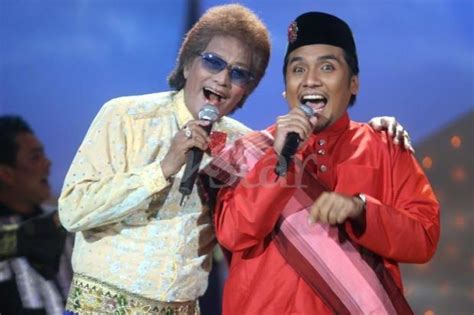 Beliau yang terkenal dengan lagu 'sirih pinang' dan 'cek mek molek' itu mer. Penyanyi M Daud Kilau Semakin Pulih - Artis Meletop