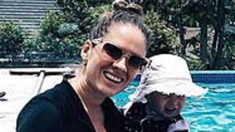 Rush Hour Queensland Mum Mocked For Pool Picture Geelong Advertiser