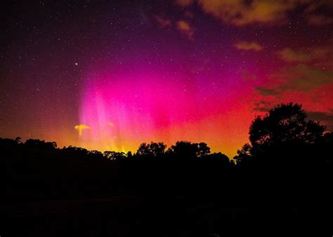 Photographer Captures Amazing Aurora Australis Over Victoria Great