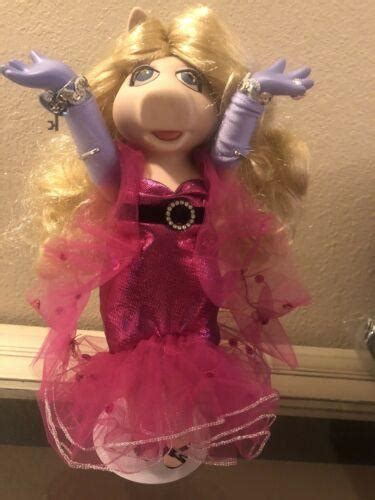 The Muppets Miss Piggy Porcelain Doll Brass Key 25 Years 3882040312