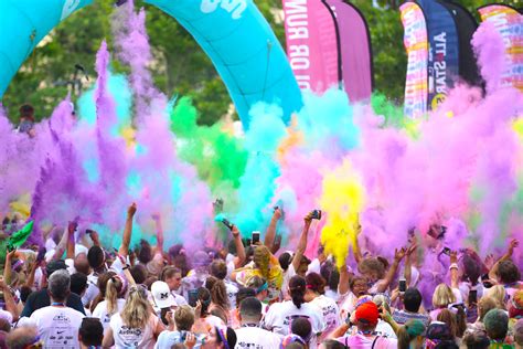 Color Run All Star 5k Runners Take On Colorful New Look During The Race