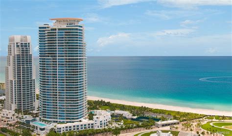 Continuum Luxury Oceanfront Condos In South Beach