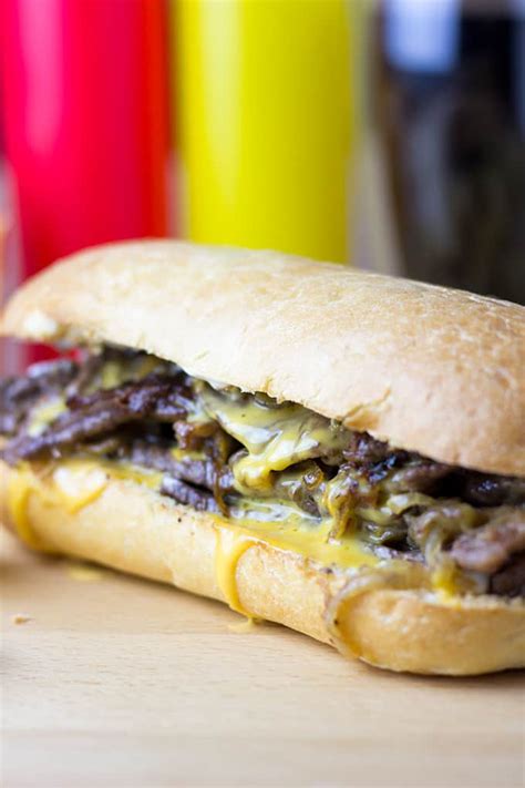 👨🏿‍🍳 how to make the philly cheese steak: Pat's Philly Cheese Steak (Copycat) - Dinner, then Dessert