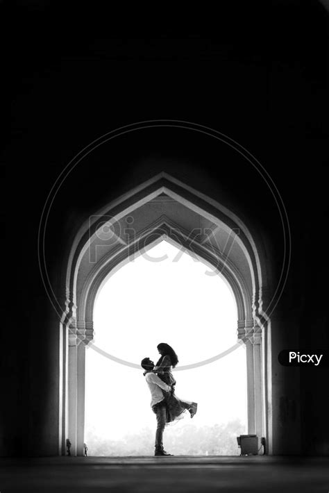 Image Of Indian Newly Married Couple Wedding Shoot Qi148160 Picxy