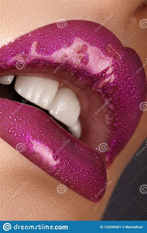 Glamour Magenta Gloss Lip Make Up Fashion Makeup Beauty Shot Stock