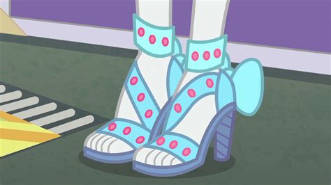 Image Fancy Shoes On Raritys Feet Egrofpng My Little