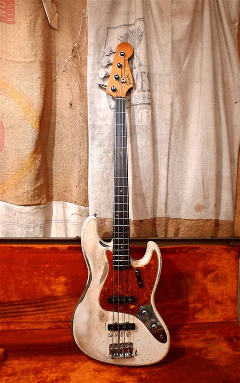 Up to $40 in club points with bass pro shops credit card. Fender Jazz Bass 1960 White - Refin