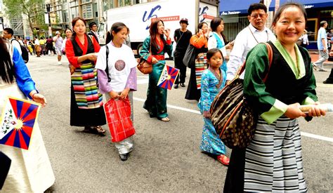 Modern Tibetan People Traditional Chubas Aprons Tibetan Flickr