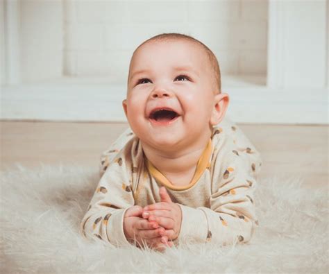 Als frühgeburt bezeichnet man ein kind, das vor der 37. 25 Top Pictures Ab Wann Krabbeln Baby ́S : Baby Krabbeln ...
